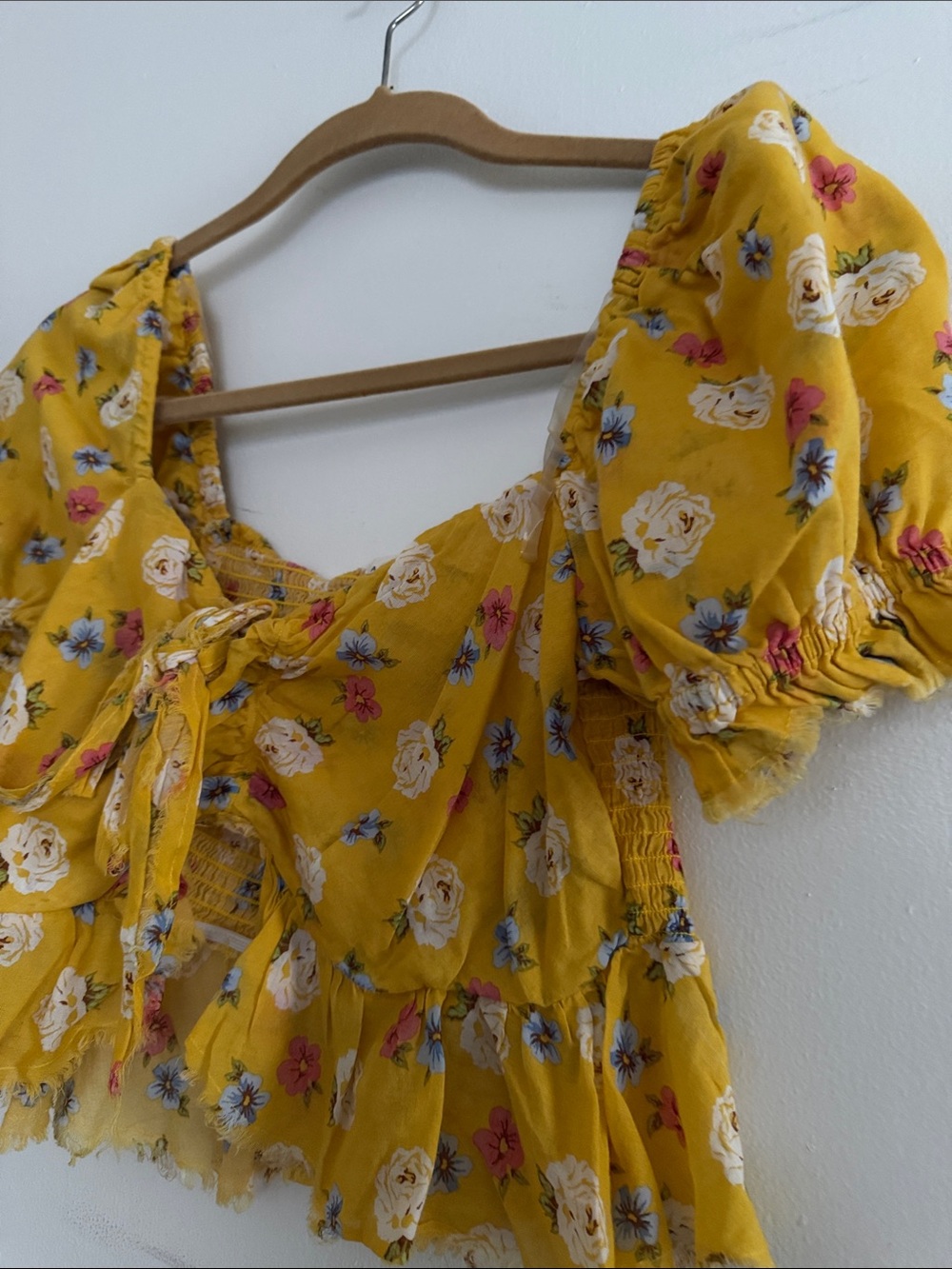 Aeropostale Yellow Floral Puff-Sleeve Crop Top
